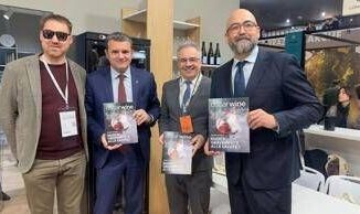 Oscarwine sbarca su carta: la nuova freepress presentata al Vinitaly 3 Oscarwine sbarca su carta la nuova freepress presentata al Vinitaly