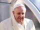 Papa Francesco labilita in cucina tra i risvolti inediti di Bergoglio