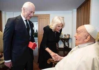 Papa Francesco lesperto Imprudenza esporlo a persone e a sbalzi di temperature