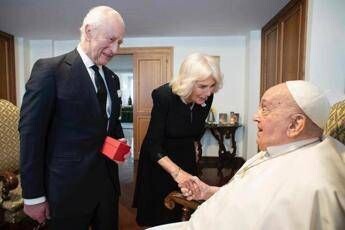 Papa Francesco, l’esperto: “Imprudenza esporlo a persone e a sbalzi di temperature”