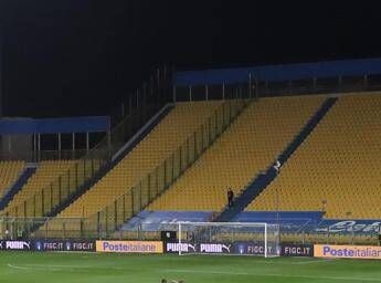 Papa Francesco, partite rinviate e il ‘twitter calcio’ protesta