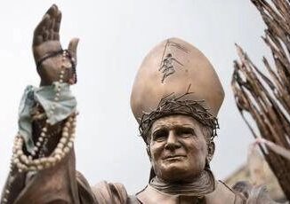 Papa Wojtyla 20 anni fa la morte chi era il Papa che cambio la Storia