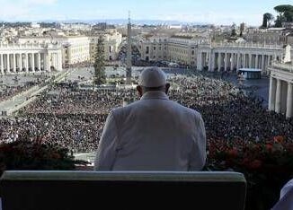 Papa dalla malattia alla morte la lunga partita dei complottisti