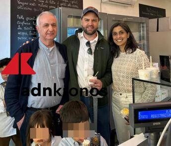 Pausa golosa ai Parioli per Vance stregato dal gelato al pistacchio di Bronte