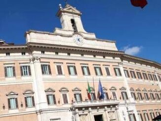 Piano riarmo europeo Camera approva mozione maggioranza. Opposizioni attaccano ReArm non ce
