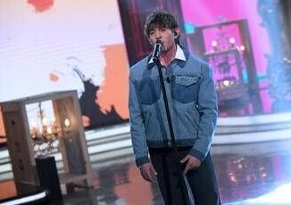 Rkomi lironia sul corsivo A Sanremo nei miei confronti una sorta di bullismo