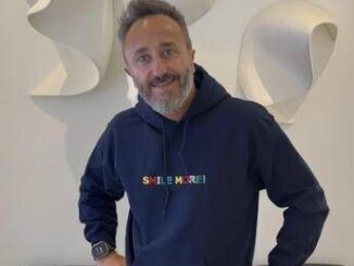 Roma Futuro Aperto Da Fondazione Puzzilli e Big Soup felpa solidale Smile More per studenti