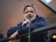 Russell Crowe compie gli anni i festeggiamenti alternativi e il dettaglio notato dai fan