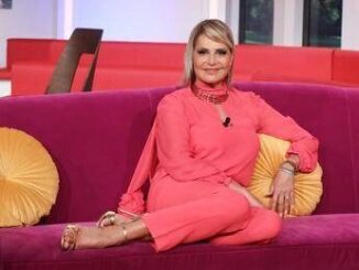 Simona Ventura 60 anni allinsegna di crederci sempre arrendersi mai