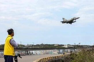 Taiwan Cina conduce esercitazioni a fuoco vivo simulati attacchi a porti e infrastrutture