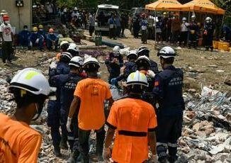 Terremoto Myanmar 26enne estratto vivo dalle macerie dopo cinque giorni