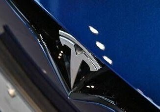 Tesla effetto Musk pesa su assicurazione furto e incendio di quanto e aumentata