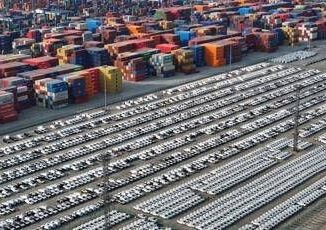 Trump allenta su dazi a Cina cambio di passo dopo pressioni Wall Street e grande distribuzione