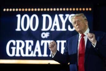 Trump, comizio-show per i primi 100 giorni: “I migliori di sempre, nessun presidente come me”