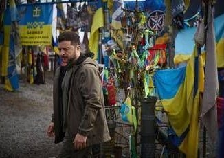 Ucraina Zelensky insiste Pressione su assassini Russia per fine guerra