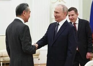 Ucraina capo diplomazia cinese in Russia Lavoriamo per la pace