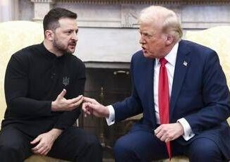 Ucraina frena sul piano di Trump lira del tycoon Zelensky incendiario