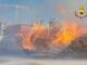 Udine incendio a Bicinicco in fiamme deposito scarti lavorazione del legno