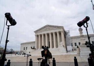 Usa Corte suprema frena Trump sospesa espulsione venezuelani dal Texas