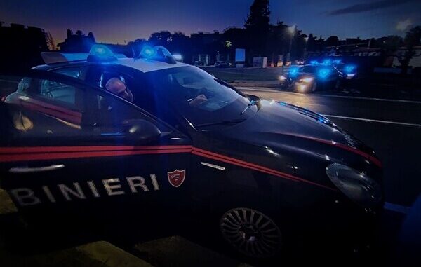 carabinieri auto notturno