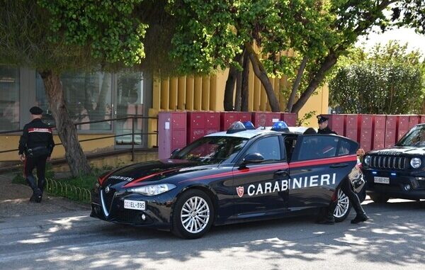 Guspini, danneggia il braccialetto elettronico: denunciato 38enne di Gonnosfanadiga 1 carabinieri con auto davanti a ufficio postale