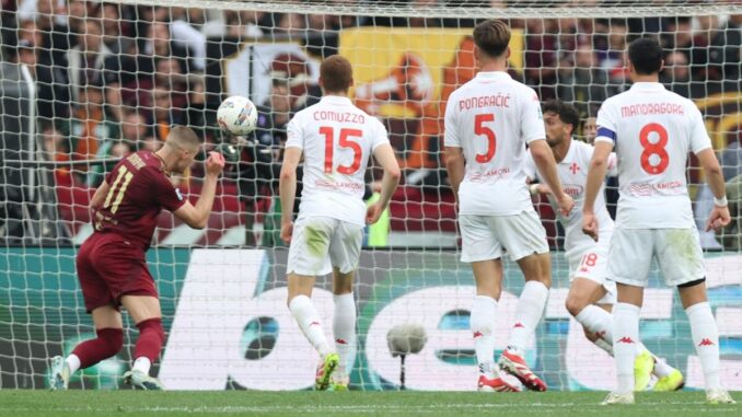 La Roma non molla il sogno Champions, battuta la Fiorentina