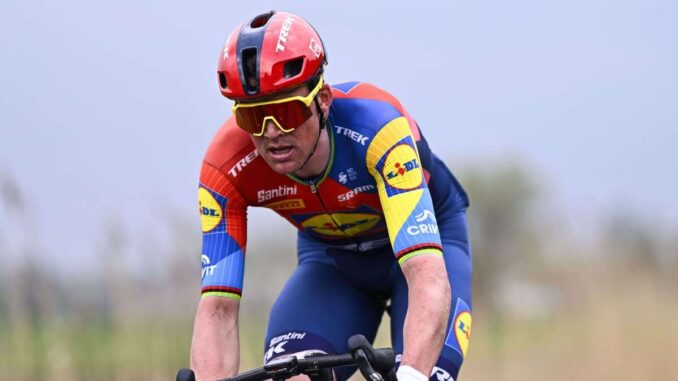 Pedersen prima maglia rosa del Giro d’Italia 2025