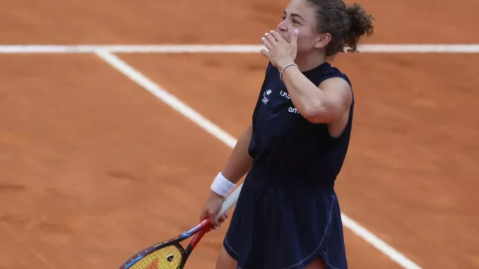 Paolini rimonta Shnaider, è in semifinale a Roma