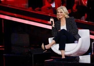 Amici la finale non va in onda questa sera la data ufficiale e gli allievi in gara