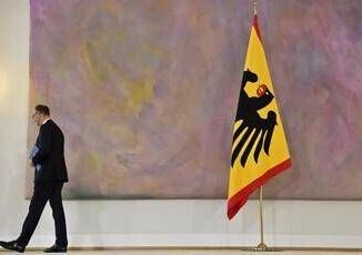Bocciato e poi promosso cancelliere di Germania i molti no nella carriera di Merz