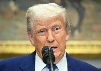 Dazi tregua tra Usa e Cina per 90 giorni. Trump Ue piu cattiva di Pechino