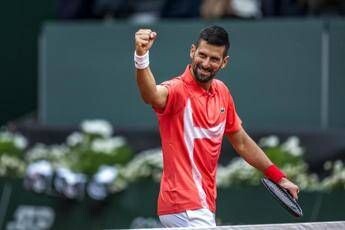 Djokovic nella storia: batte Hurkacz a Ginevra e vince il suo 100esimo titolo
