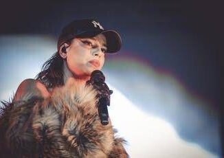 Emma Marrone compie 41 anni il messaggio in lacrime e la dedica al papa Rosario