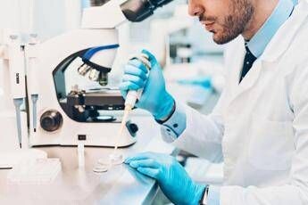Eurispes: “Salgono italiani a favore della fecondazione eterologa, quasi 60%”