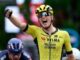 Giro dItalia 2025 Kooij vince in volata la dodicesima tappa. Del Toro ancora rosa