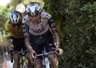 Giro dItalia Del Toro e la nuova Maglia Rosa tappa a Van Aert