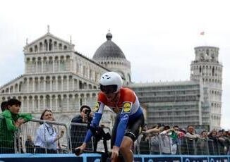 Giro dItalia Hoole vince la decima tappa e Del Toro resta in rosa