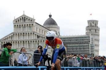 Giro d’Italia, Hoole vince la decima tappa e Del Toro resta in rosa