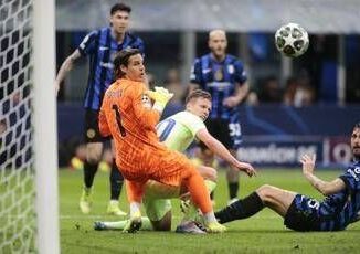 Inter Barcellona Inigo Martinez sputa ad Acerbi dopo il gol del 2 0 Video