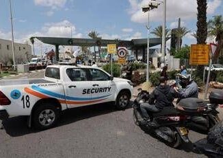 Israele intercetta missile Houthi su aeroporto di Tel Aviv stop voli Ita Lufthansa