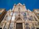 JR trasforma la facciata del Duomo di Napol in un mosaico di volti e storie