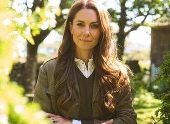 Kate Middleton, la nuova foto dove non sorride è un inno alla natura