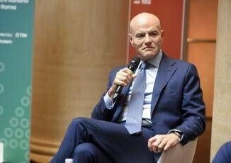 Mattarella nomina 25 nuovi Cavalieri del lavoro ce anche lad di Eni Claudio Descalzi