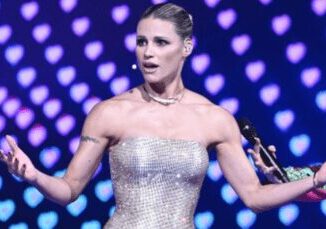 Michelle Hunziker canta allEurovision ma non si vede la spiegazione della Rai