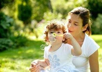Oggi e la festa della mamma come e nata e perche si celebra a maggio