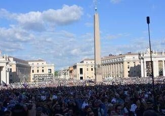 Papa Leone XIV oggi il Regina Coeli attesi 150mila fedeli a San Pietro