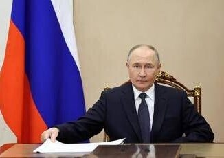 Putin in cattedra i manuali delle medie che cancellano lUcraina