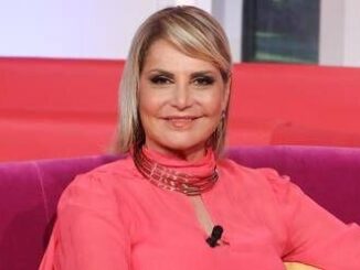 Rai taglia il compenso a Simona Ventura dopo lok allIsola dei Famosi