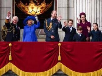 Royal Family insieme ai veterani nel Giorno della Vittoria in Europa