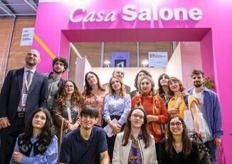 Salone Libro e Gruppo FS premiati vincitori concorso letterario AR Andata e racconto